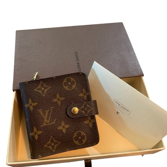 Louis Vuitton Brown and Gold Monogram Wallet - Picture 1 of 8